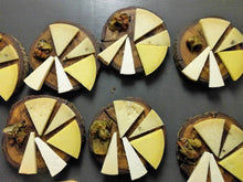 Load image into Gallery viewer, Large Cheese Selection Box with Pane Carasau